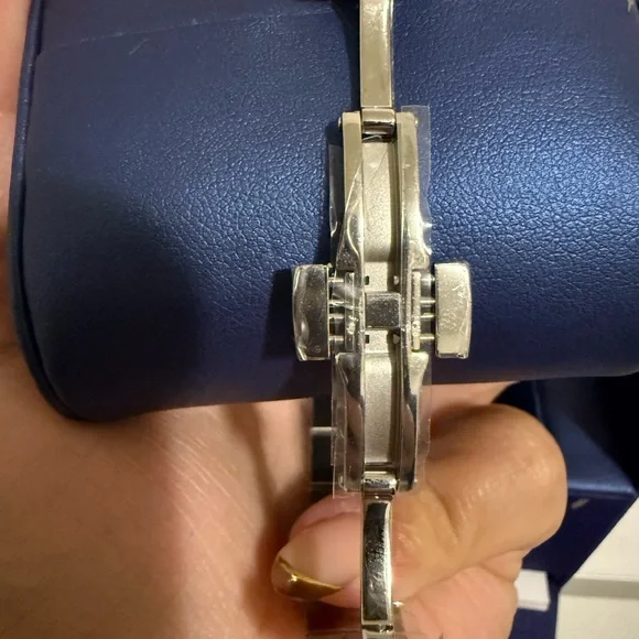 Swarovski Cosmopolitan Crystal watch - Picture 6 of 10